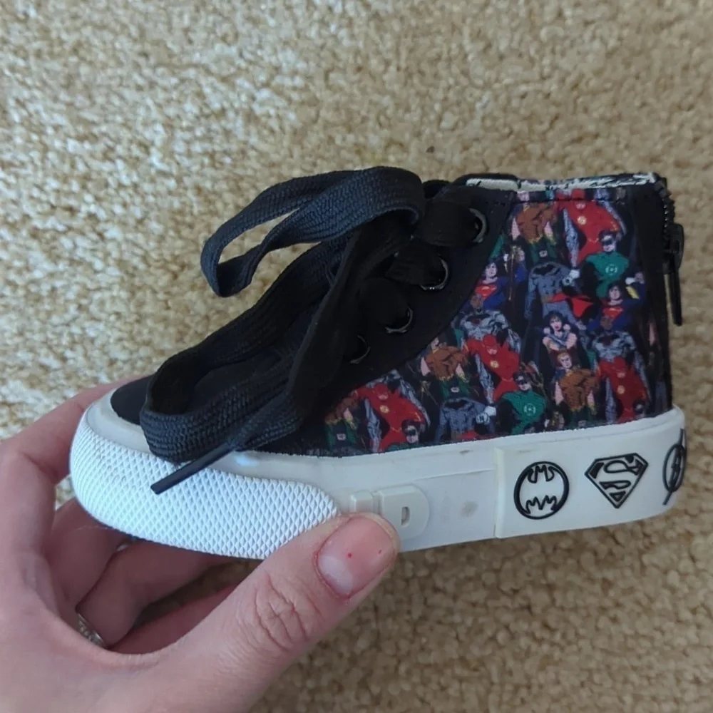 Ground Up Toddler Size 5 Justice League High top sneakers- DC Lace up
